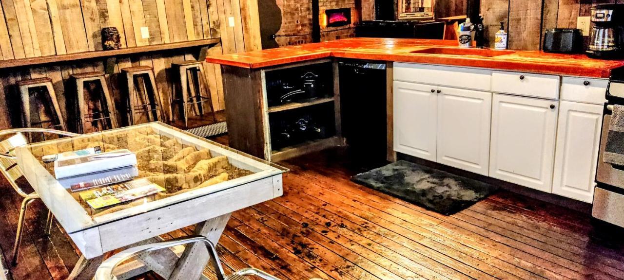Апартаменты Hocking Hills Rusty Lofts Логан Экстерьер фото